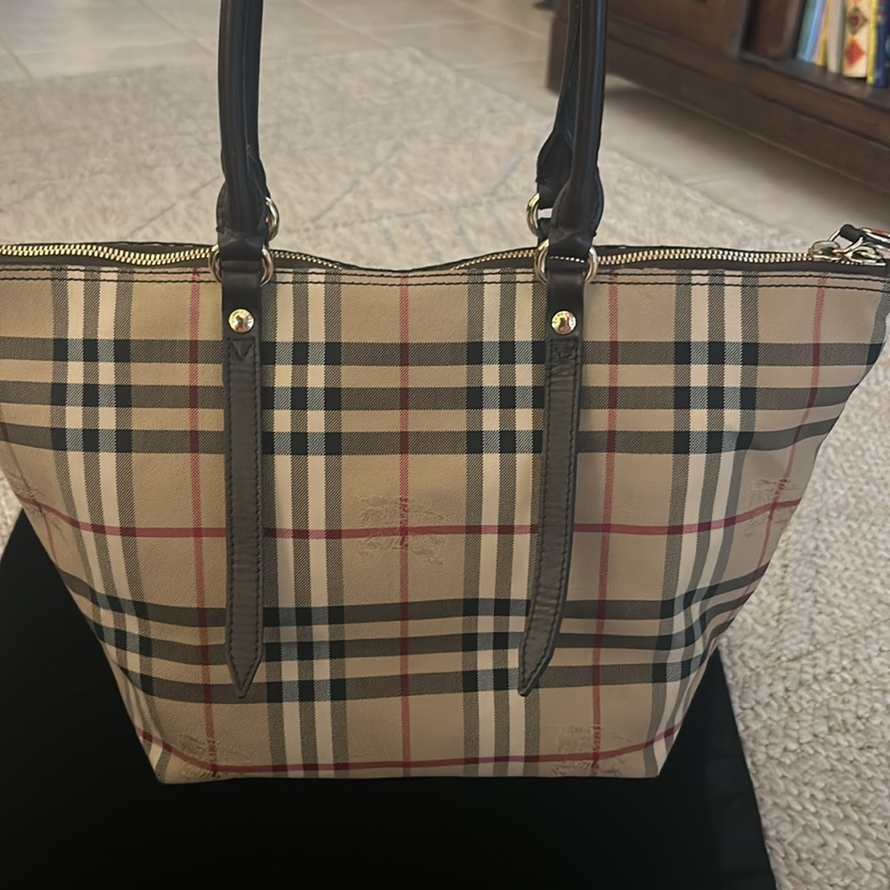 Burberry Horseferry Tote Bag